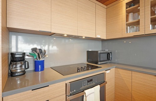 Aptos House | The Waves – Spacious, Stylish Beach Retreat Near Las Olas