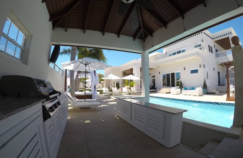 Grace Bay West Villa | The White House TCI and Kenard Cruises Luxury Yacht charter vacation Package