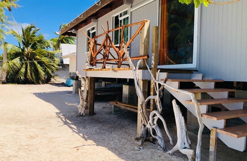 Tuherahera Bed & Breakfast | TIKEHAU - Hina Pink Room