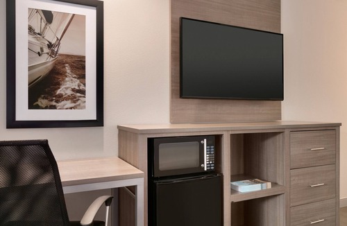 Westside Santa Cruz Hotel | Torch Lite Inn