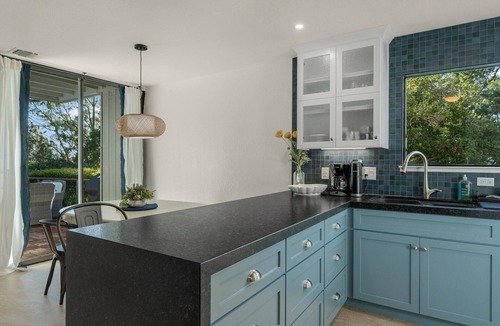 Eastside Santa Cruz House | Twin Lakes Coastal Retreat