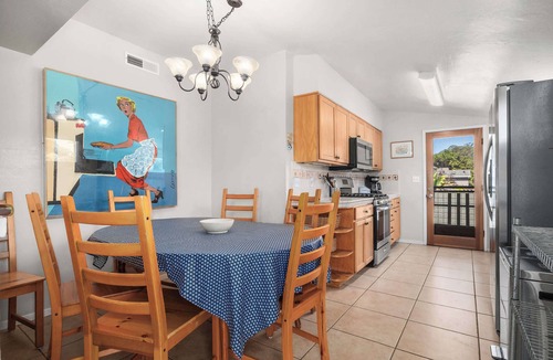 Eastside Santa Cruz House | Twin Lakes Surf Cabin - Sleeps Up To 12