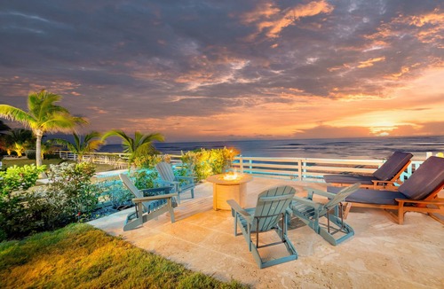 Cockburn Town Villa | Two villas side by side. Each villa has its own jacuzzi and ocean front pool.