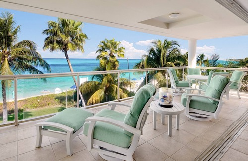 The Bight Condo | Updated Penthouse amazing ocean front view of GRACE BAY BEACH!