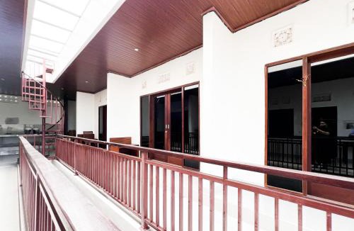 Monang Maning Hotel | Urbanview Hotel Arta Guna Casa