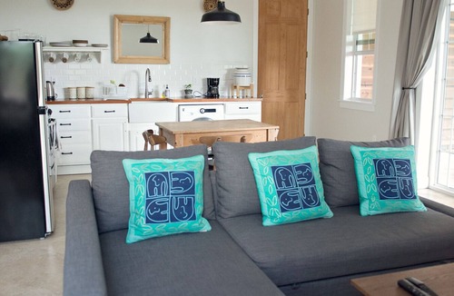 Long Bay Hills Apartment | Very Large Studio & Porch, 5 Min Walk to Beach, Secluded, Tranquil & Green