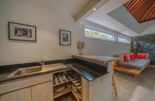 Petitenget Villa | Villa Anahata: Modern 2BR Villa w/Pool in Seminyak !