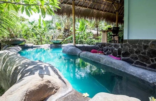 Penatih Villa | Villa "Bali Paradise" 3 br, swimming pool, big garden.