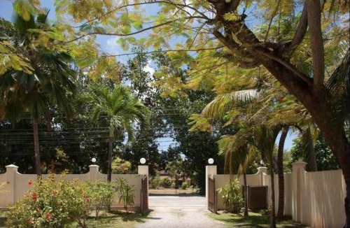 Grand'Anse Praslin Bed & Breakfast | Villa Confort