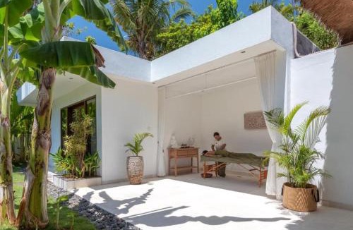 Tumbu Village Villa | Villa Hidden Pearl, with private cook and pool