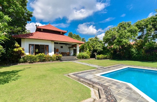 Sawan House | Villa Kupu Kupu - Beachfront Villa In East Part of Norther BALI