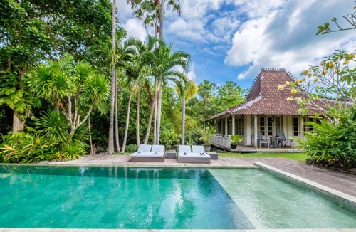 Jimbaran Bay Villa | Villa Moments