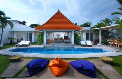 Dyanapura Villa | Villa Mutiara Putih Central Seminyak Beach 3mn