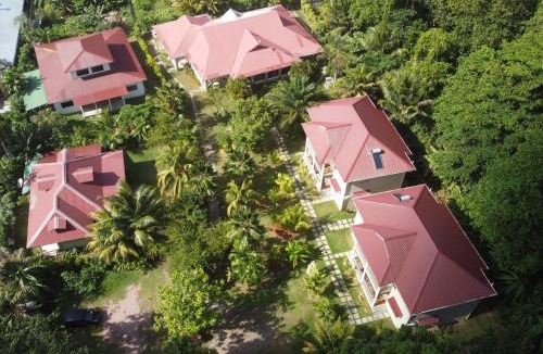 Praslin Island House | Villa Rafia