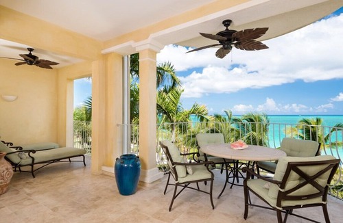 Grace Bay Condo | Villa Renaissance #306
