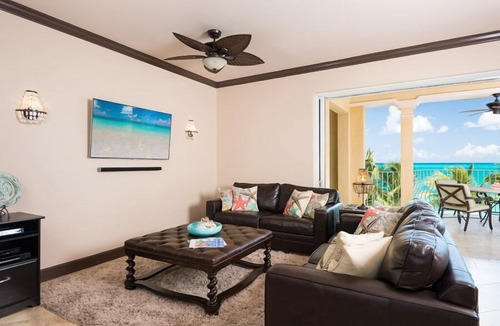 Grace Bay Condo | Villa Renaissance #306