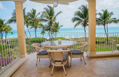 Grace Bay Apartment | Villa Renaissance Unit 205 Grace Bay Beach