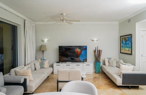 Grace Bay Apartment | Villa Renaissance Unit 205 Grace Bay Beach