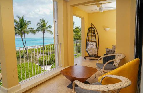 Grace Bay Apartment | Villa Renaissance Unit 205 Grace Bay Beach