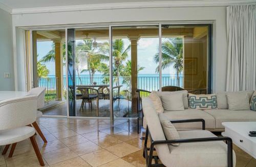 Grace Bay Apartment | Villa Renaissance Unit 205 Grace Bay Beach