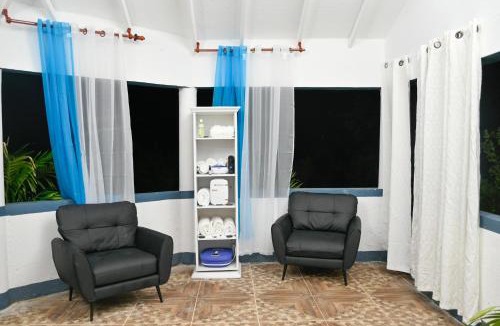 Discovery Bay Villa | Villa Serenity Water View Suite Sleeps 3 w Pool