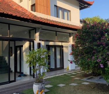 Laksmana Villa | Villa Surga