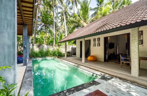 Sengkidu Villa | VILLA Surya 3 rooms , waterpool, near the ocean