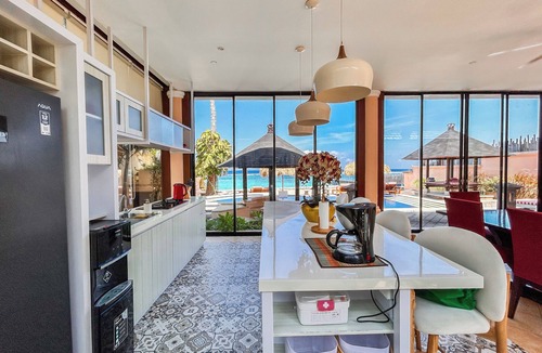 Candi Dasa Villa | Villa Talia Vashti - 3 Bedroom, Oceanfront villa with Jacuzzi