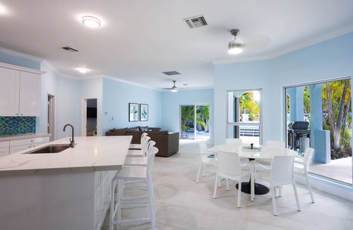Leeward Settlement Villa | Villa Tropica - Near Grace Bay Beach - Newly Remodelled