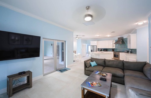 Leeward Settlement Villa | Villa Tropica - Near Grace Bay Beach - Newly Remodelled