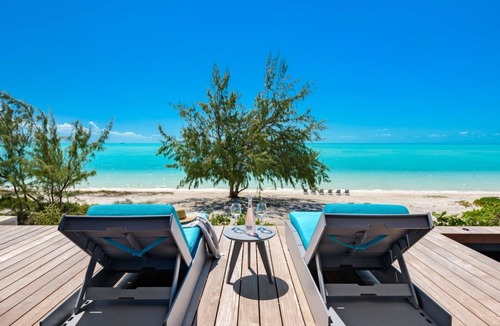 Long Bay Hills Villa | Villa Umi - 6-bedroom in Long Bay Beach, Turks and Caicos. Enquire NOW!
