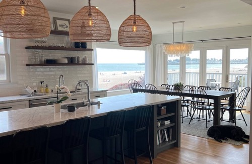 Seabright House | Vistamar on Seabright beach! Remodeled kitchen, hot tub, views, decks.