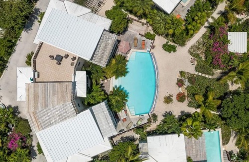 Leeward Settlement House | Walk to Grace Bay, Pool, Views! (#4)