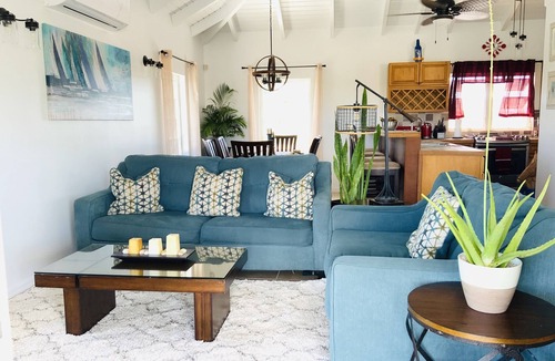 Discovery Bay Villa | Waterfront Villa, Private Pool & Kayaks