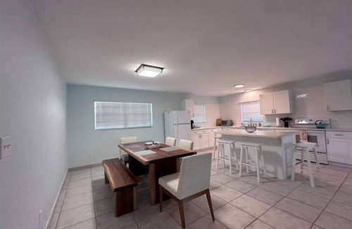 Discovery Bay House | Waterfront House - Downstairs