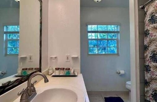 Discovery Bay House | Waterfront House - Upstairs