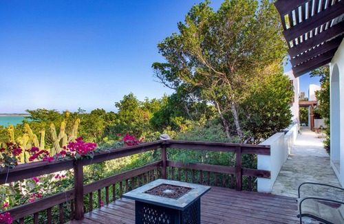 North Caicos Cottage | Water’s Edge Cottage, Bottle Creek, North Caicos