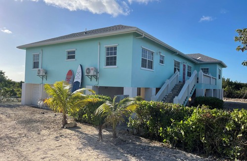 Bottle Creek Villa | Waterfront 3-bedroom 3-Bath/AC/WiFi/BoneFish/gorgeous North Caicos TCI.