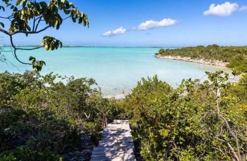 Ocean Point House | Waterside Home, Shaded Whirlpool Spa, Outdoor Dining, Smart TV, Amazon Prime