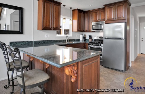 Aptos House | Welcome to the Sea Breeze - easily walking distance to Seacliff Beach with Ocean View!