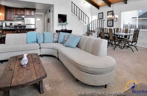 Aptos House | Welcome to the Sea Breeze - easily walking distance to Seacliff Beach with Ocean View!