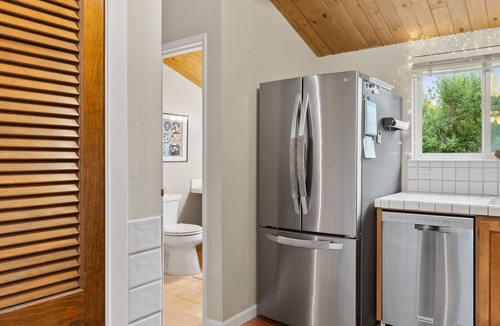 Eastside Santa Cruz House | Whaler's Walk Lagoon