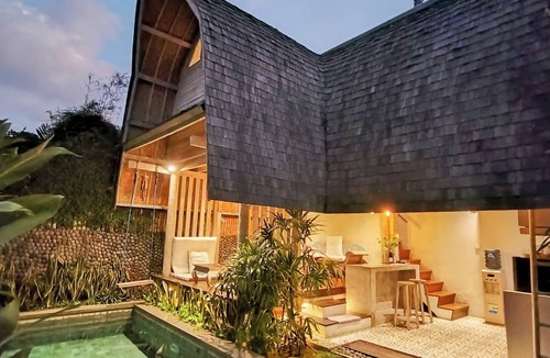 Dyanapura Villa | Wooden " Lumbung " Villa Short Walk to Seminyak Beach, Eat Street,& Trendy Shops