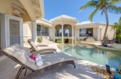 The Bight Villa | Your luxury home sleeps 10 on the World's number one Island and beach