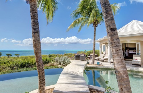 The Bight Villa | Your luxury home sleeps 10 on the World's number one Island and beach