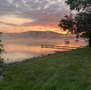 A Peaceful Waterfront Escape - La Perle du Lac