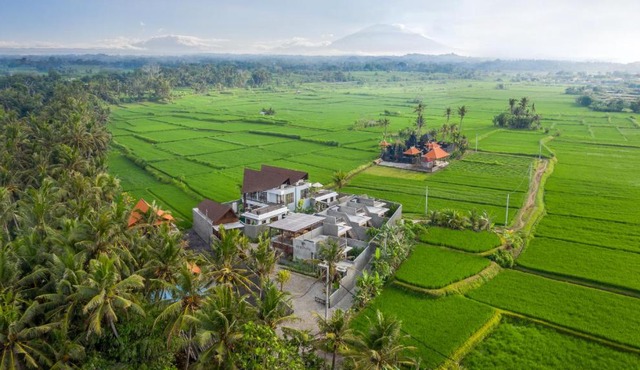Agrapana Beach Villa - True Exotic Balinese Experience