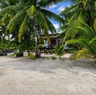 Hanivai Beach Bungalow