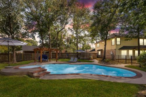 Spring TX 5BR Train Theme Heated Pool Hot Tub EV Ready Sleeps 16