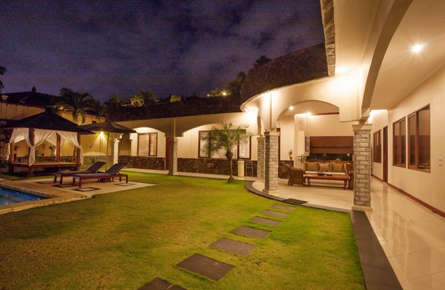1 BR Romantic Private Pool Villa in Ungasan Near GWK Cultural Park